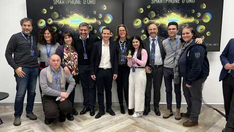 Consegna dello Smartphone d'oro ad Unicam