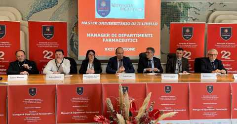 Il tavolo delle autorità per i saluti istituzionali