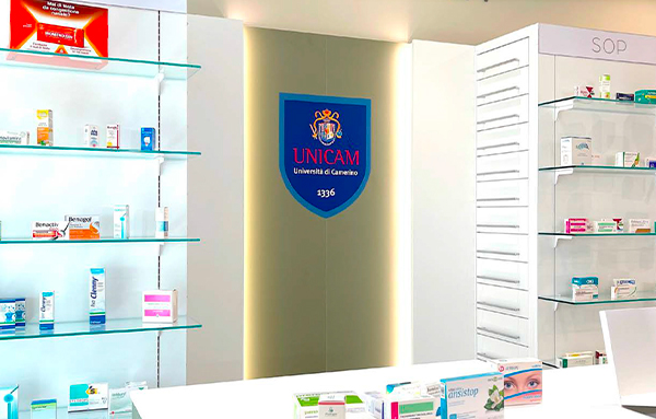 Farmacie e territorio: nuovi modelli formativi, di cura e assistenza Farmacie e territorio: nuovi modelli formativi, di cura e assistenza