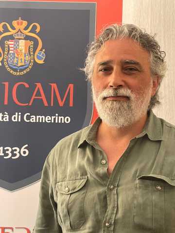 Il prof. Francescomaria Tedesco
