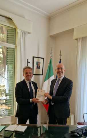 Il prof. Tondi con l'Ambasciatore d'Italia a Buenos Aires