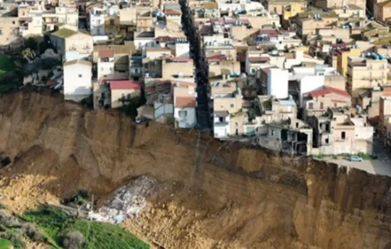 Frane d’Italia: da Ancona a Niscemi